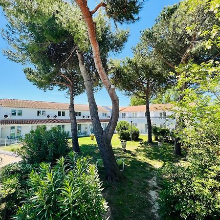 Artemia Aigues-Mortes - Hotel Avec Piscine Exterior foto