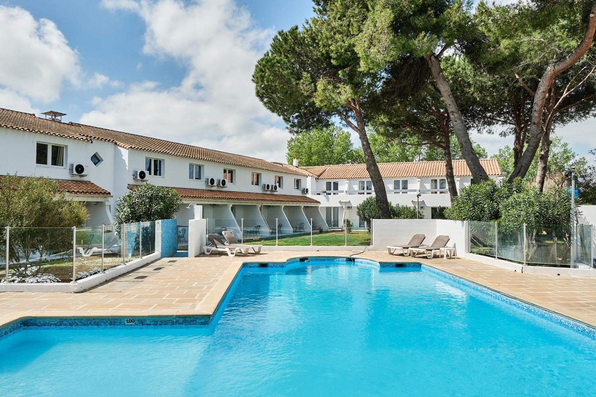 Artemia Aigues-Mortes - Hotel Avec Piscine Exterior foto