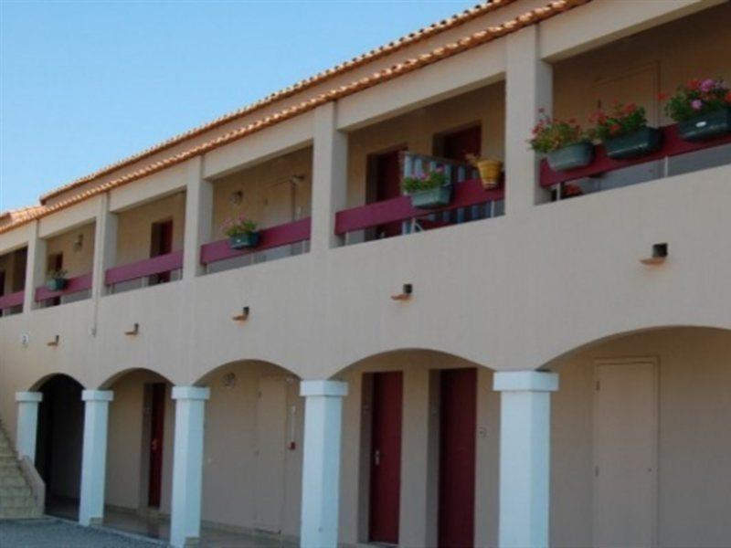 Artemia Aigues-Mortes - Hotel Avec Piscine Exterior foto