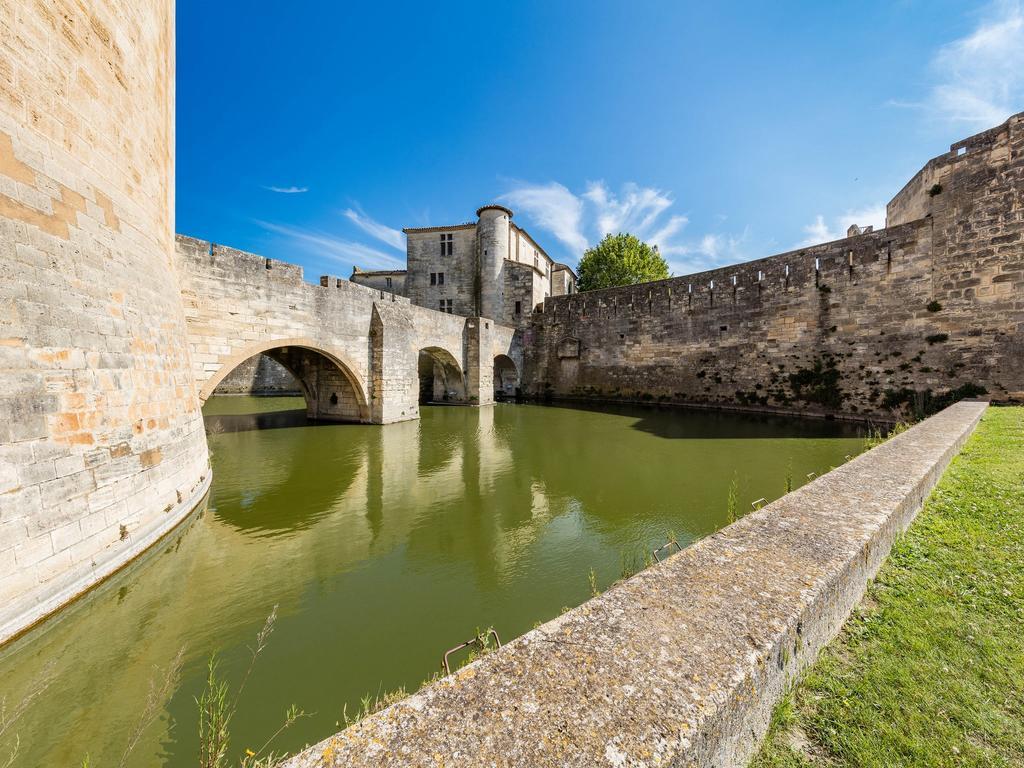 Artemia Aigues-Mortes - Hotel Avec Piscine Exterior foto